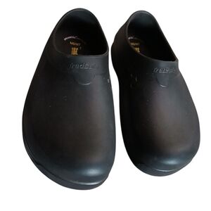 Slip-Resistant Shoes TredSafe Woman's Size M5/W7